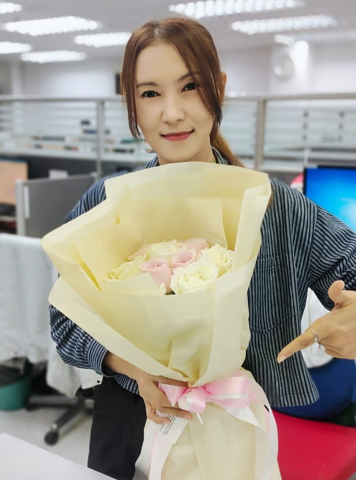 Our Story - 10 Pink and White Roses Bouquet