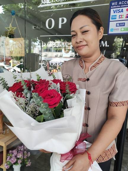 Just Us – 10 Red Roses Bouquet - BestBloomBuddy