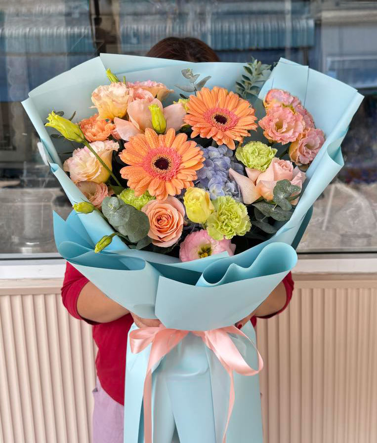 Coral Glow – Mixed Flower Bouquet - BestBloomBuddy
