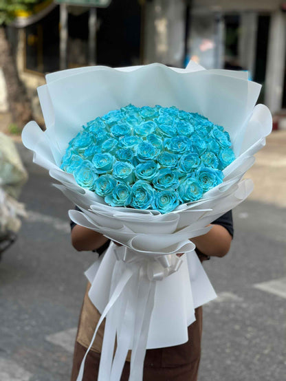 Sea Breeze – 50 Blue Roses Bouquet - BestBloomBuddy