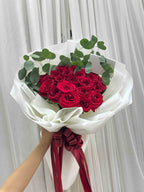 Hug & Kiss - 20 Red Roses Bouquet - BestBloomBuddy