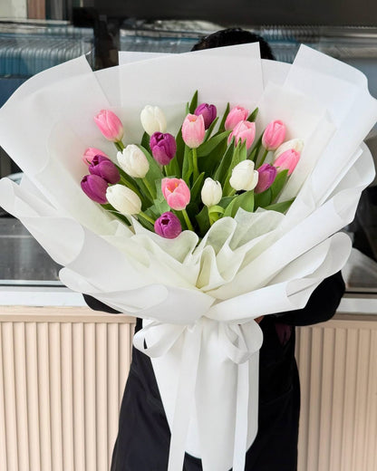 Enchanting Trio – 20 Tulips Bouquet