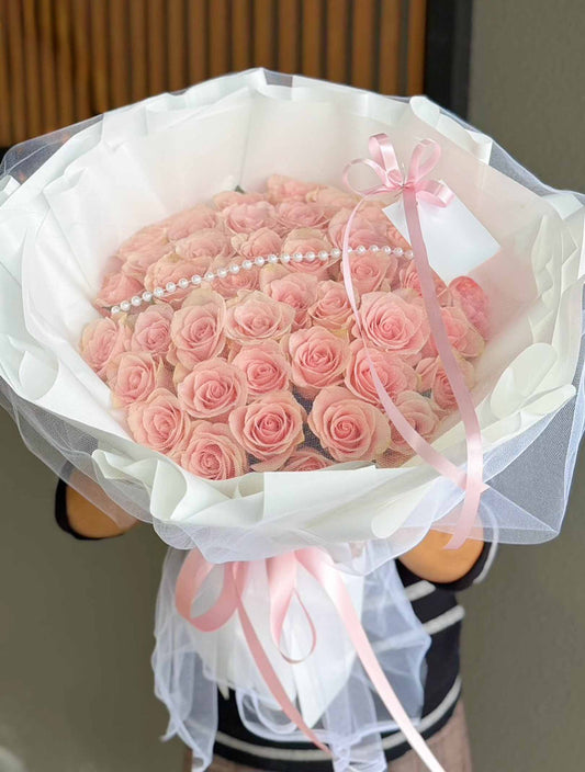 Bridal Veil – Pink Rose Bouquet