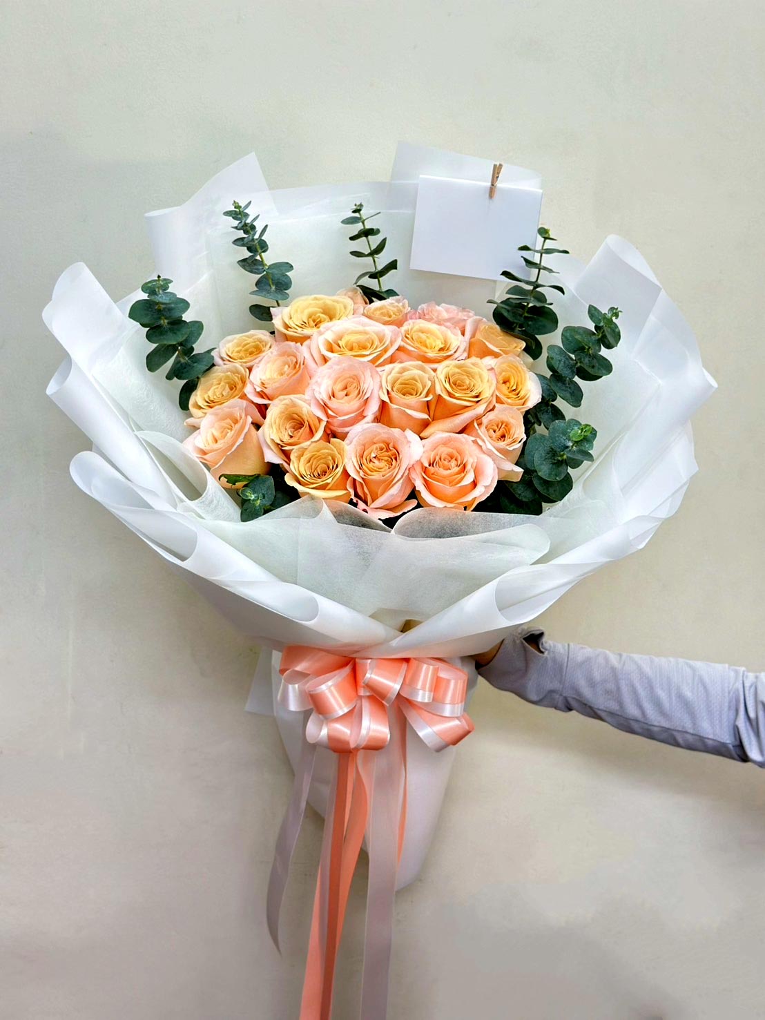 Peach Mélange - 20 Peachy Roses Bouquet - BestBloomBuddy