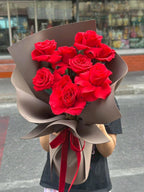 Deep Love – 10 Red Roses Bouquet (Black Wrap) - BestBloomBuddy