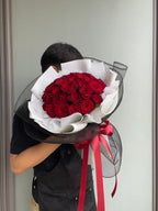 Midnight Kiss - 30 Red Roses Bouquet - BestBloomBuddy