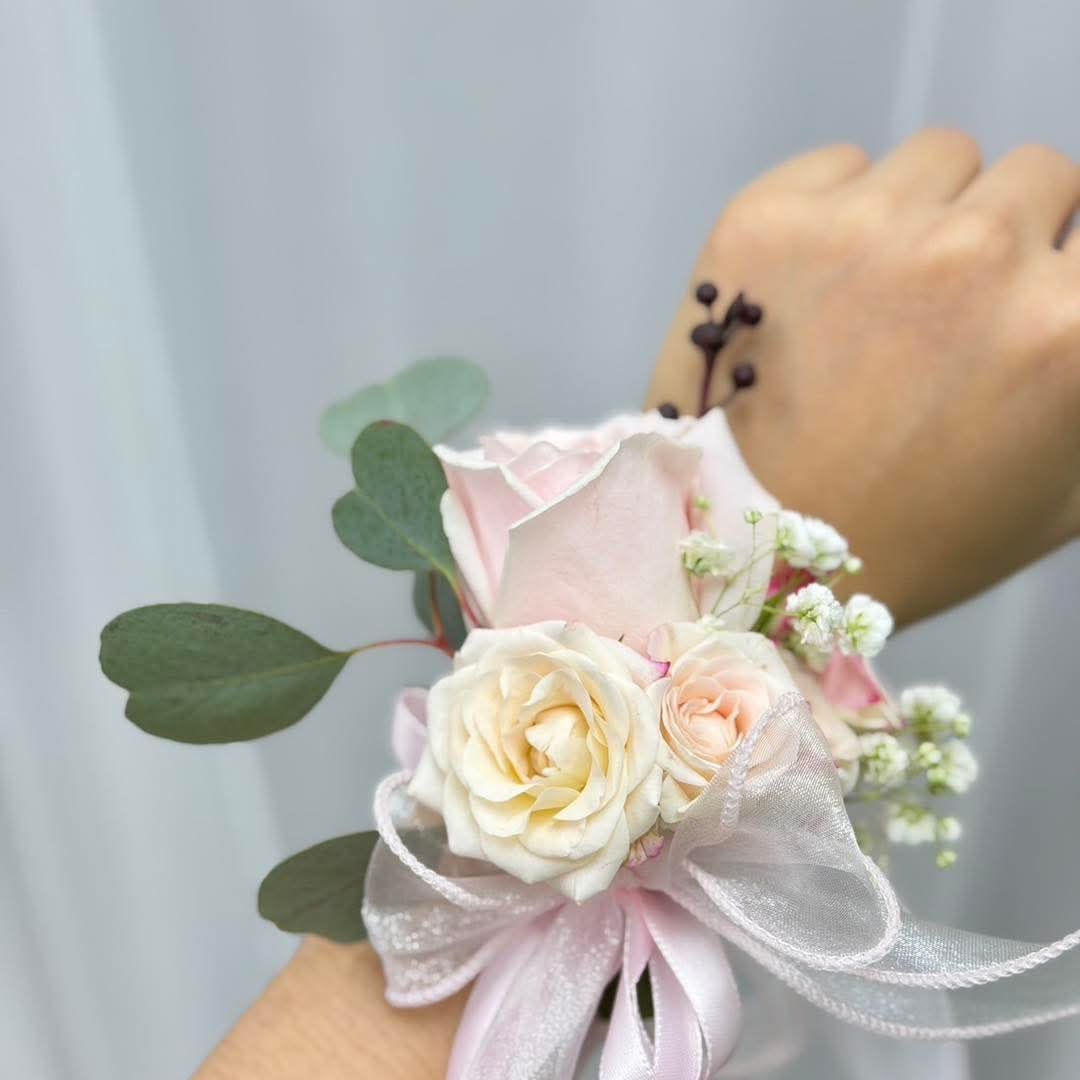 Wrist Corsage (Fresh Flower) - BestBloomBuddy