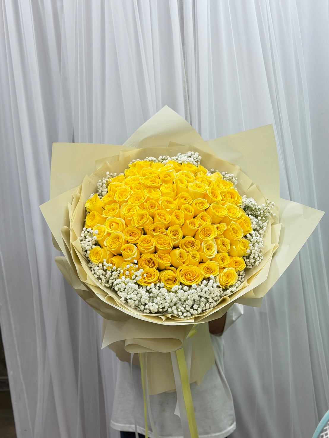 Aurora Romance – 100 Yellow Roses Bouquet