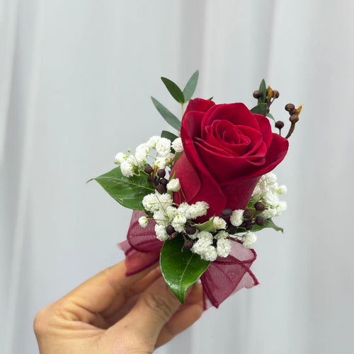 Boutonniere (Fresh Flower)