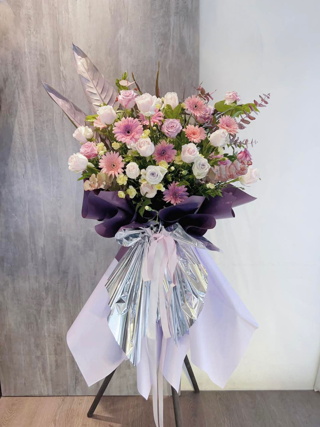 Royal Success – Grand Opening Flower Stand - BestBloomBuddy