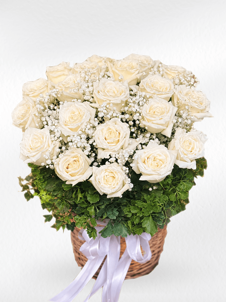 white_roses_in_the_basket - BestBloomBuddy